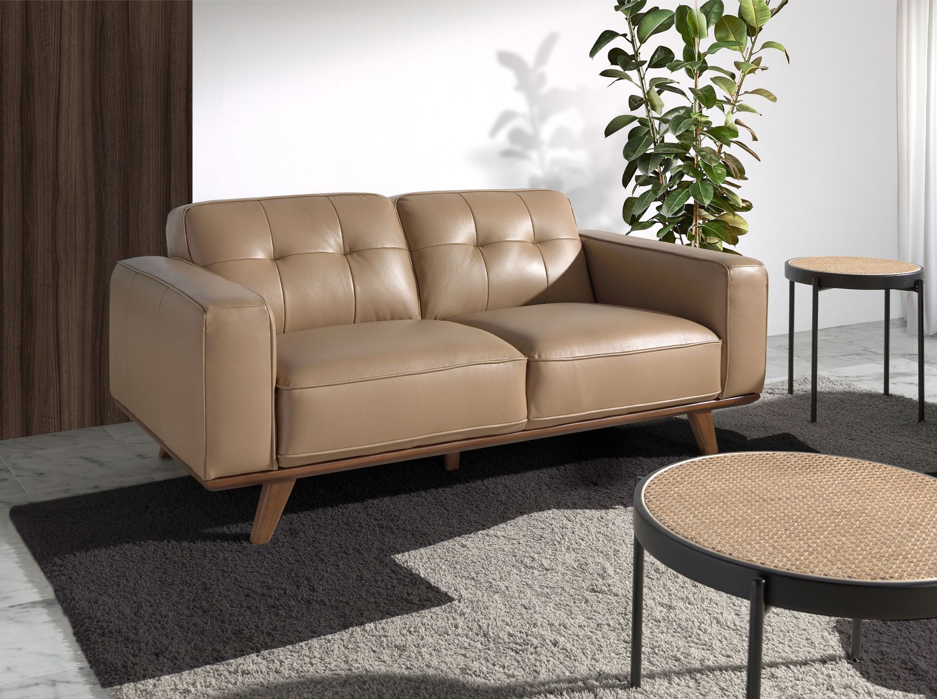 ANGEL CERDA Sofa 2-osobowa Chester w piaskowej skórze
