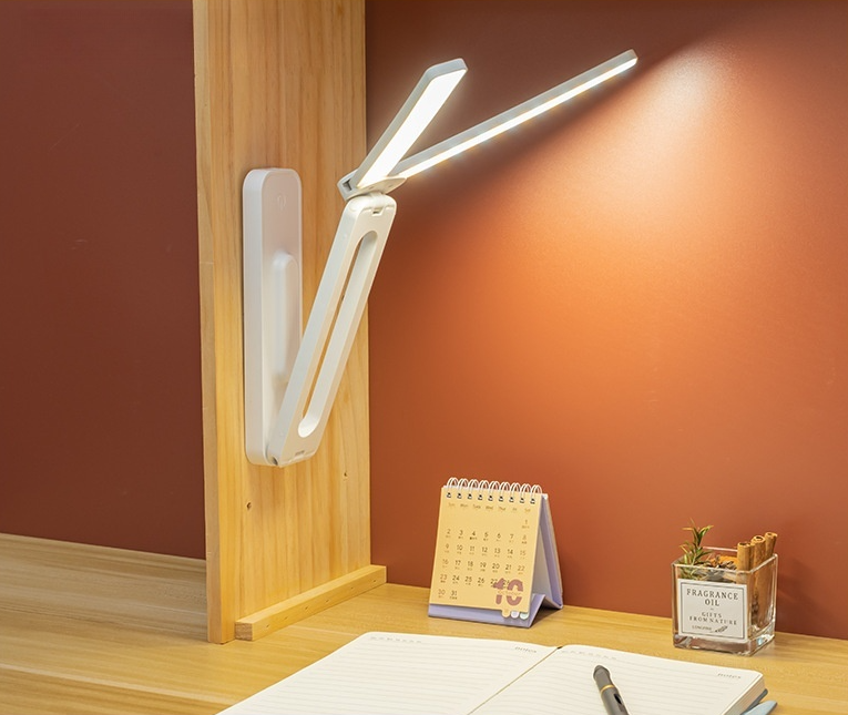 Wielofunkcyjna składana lampka biurkowa, przenośna lampka do czytania, lampka nocna, ściemniacz trójkolorowy, ładowanie przez USB.