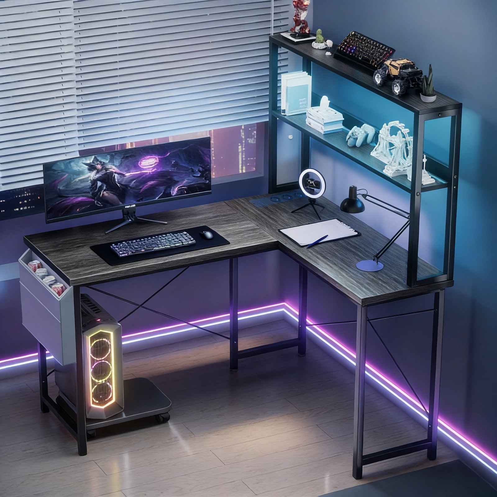 Gamingowe biurko w kształcie L 148 cm z LED, 3 gniazdka, 2 porty USB, Pojemne półki i Mobilny stojak na PC