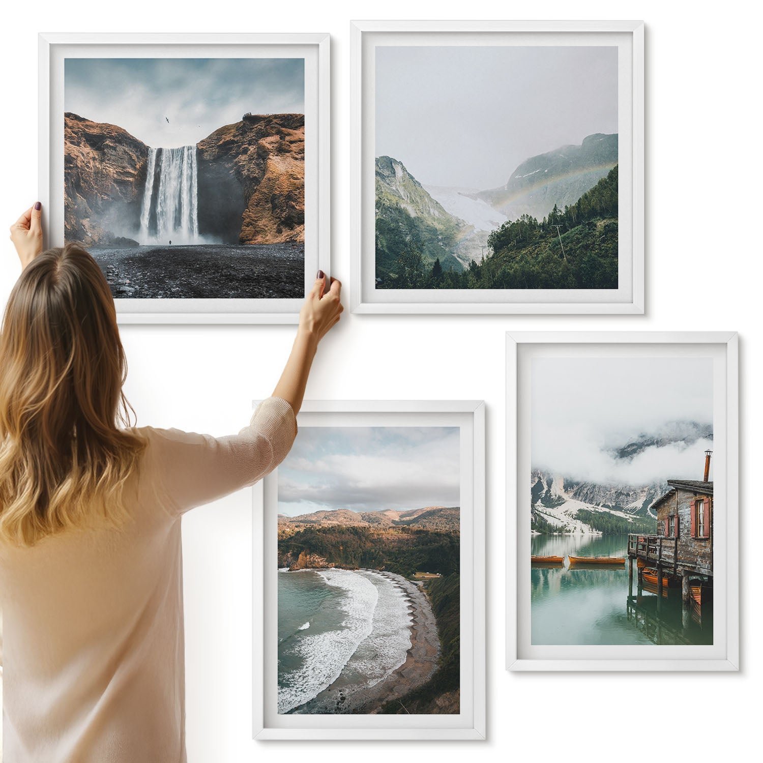 Galeria ścienna 4-częściowy komplet obrazów w białych ramach - Widoki gór plaży z chmurami i wodą - ArtPrintCave