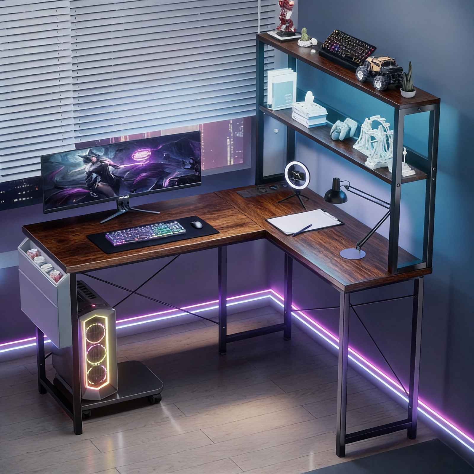 Gamingowe biurko w kształcie L 148 cm z LED, 3 gniazdka, 2 porty USB, Pojemne półki i Mobilny stojak na PC