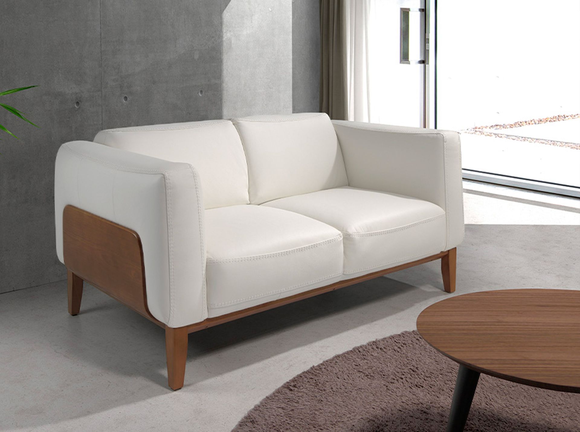 ANGEL CERDA Biała skórzana sofa 2-osobowa