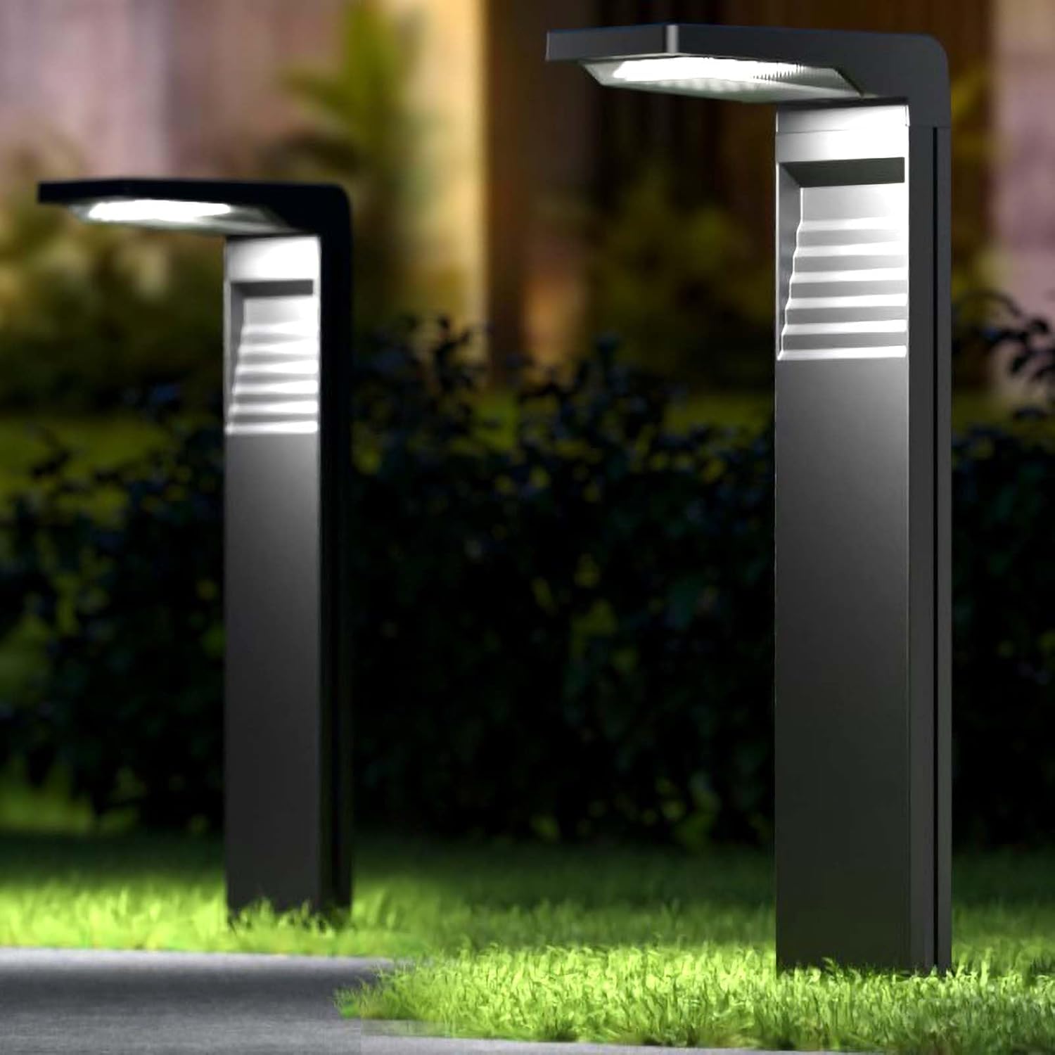 Dwa zasilane energią słoneczną reflektory zewnętrzne z dwoma trybami oświetlenia gruntowego, odpowiednie do ogrodów i tarasów.