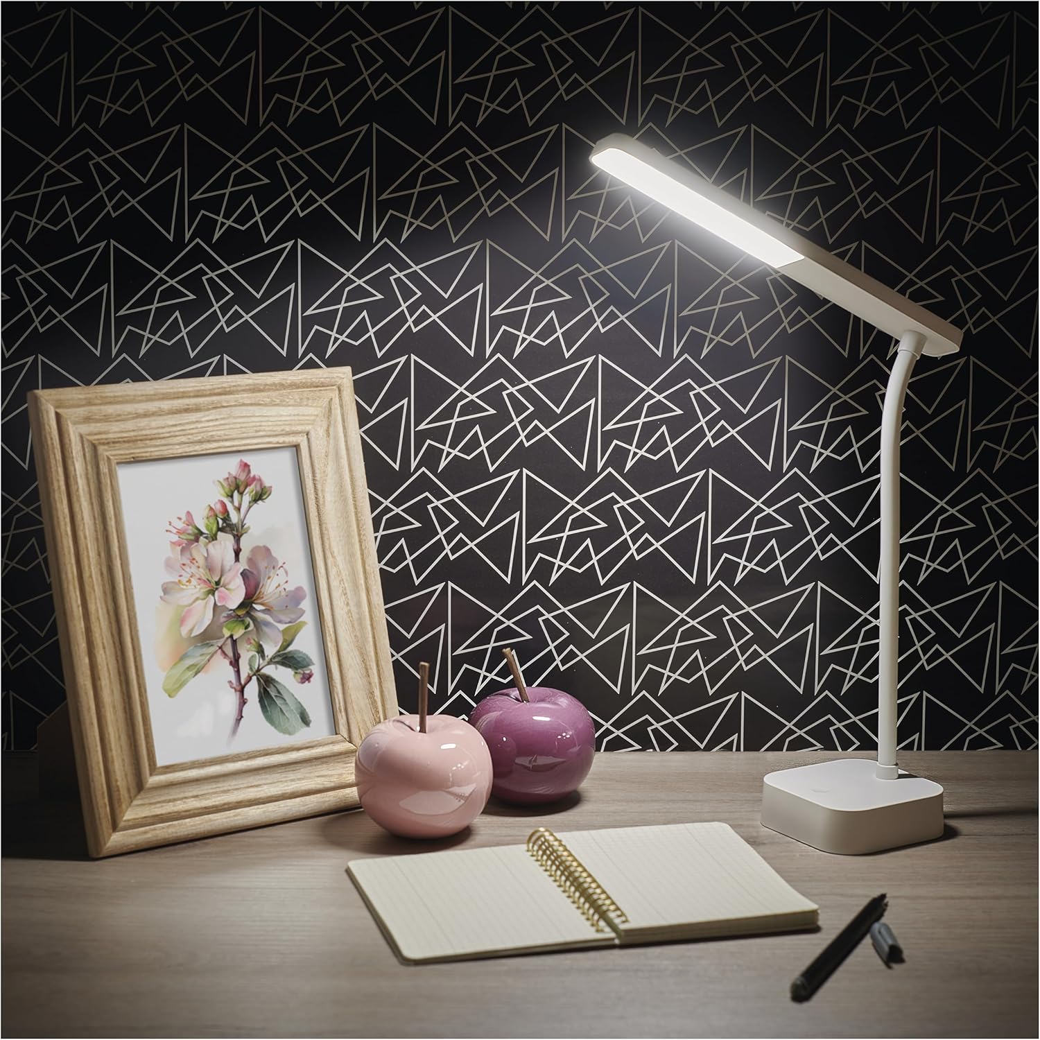Lampka biurkowa LED ładowana przez USB, biała, czas świecenia 5 godzin, moc 2 W, jasność 100 lm, bezprzewodowa, elastyczna, ściemnialna