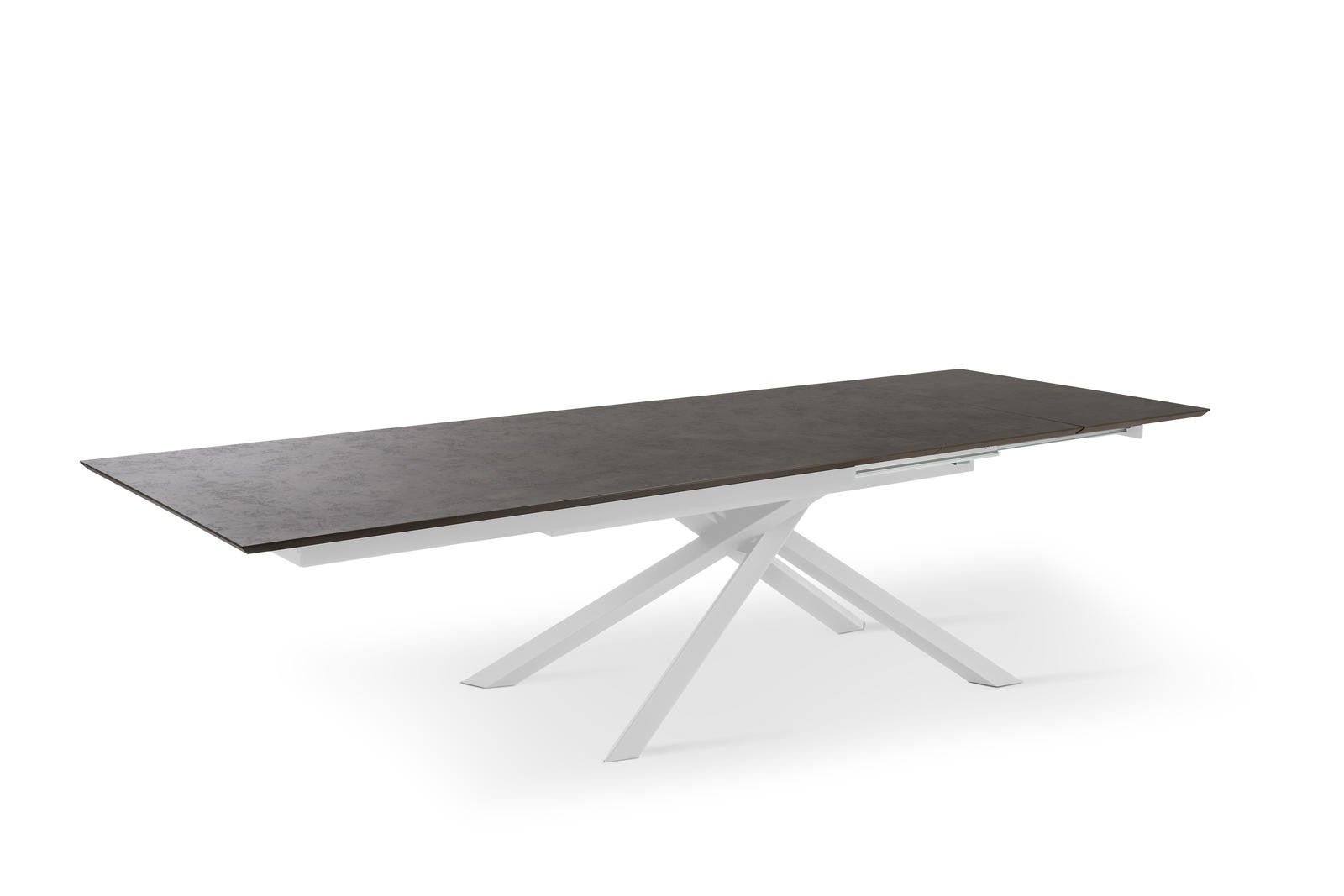 Table extensible avec plateau rouille et pieds blancs 170/270x90x76h cm