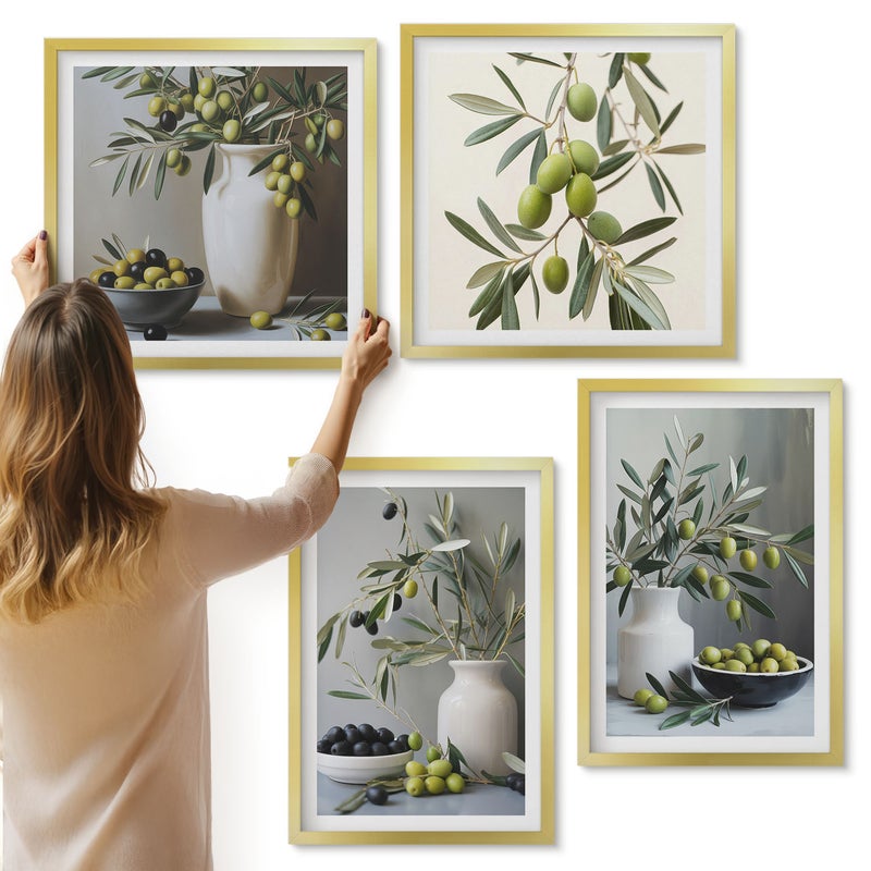 Galeria ścienna 4-częściowy komplet obrazów w złotych ramach - Oliwki w wazonach z gałązkami na tle szarości - ArtPrintCave