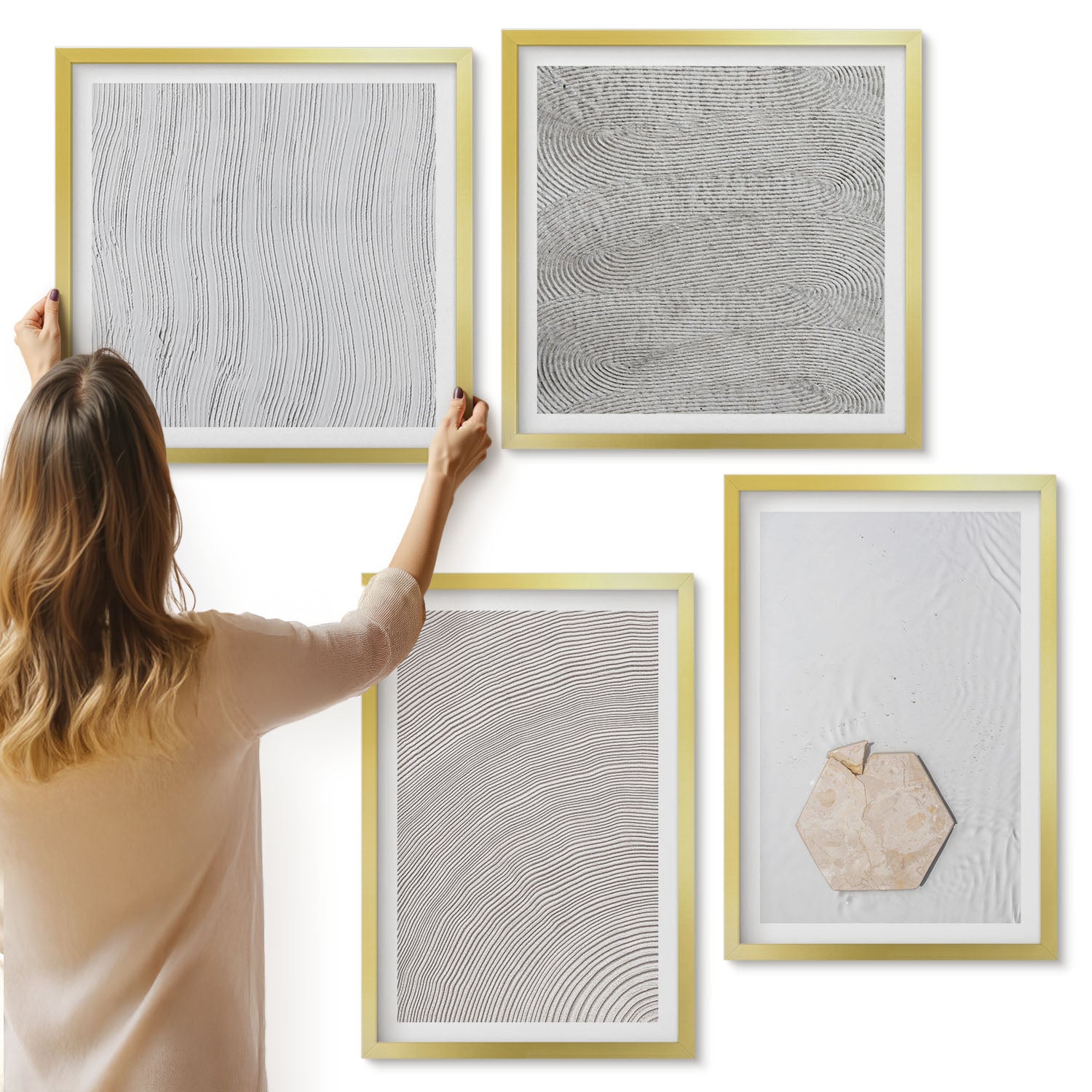Galeria ścienna 4-częściowy komplet obrazów w złotych ramach - Jasne tekstury na piasku styl boho delikatny - ArtPrintCave