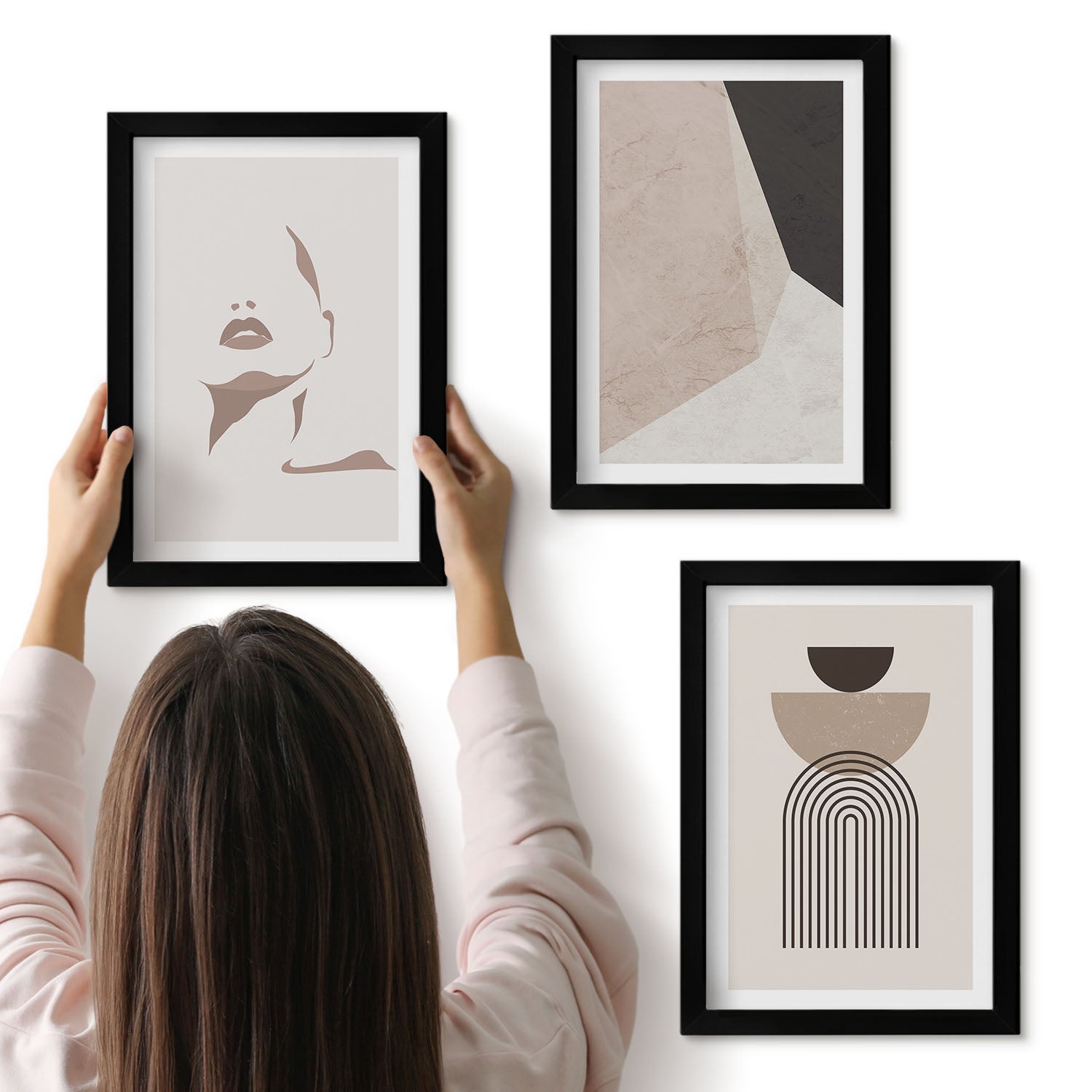 Galeria ścienna 3-częściowy komplet obrazów w czarnych ramach - Abstrakcyjne geometryczne kształty i twarz kobiety - ArtPrintCave