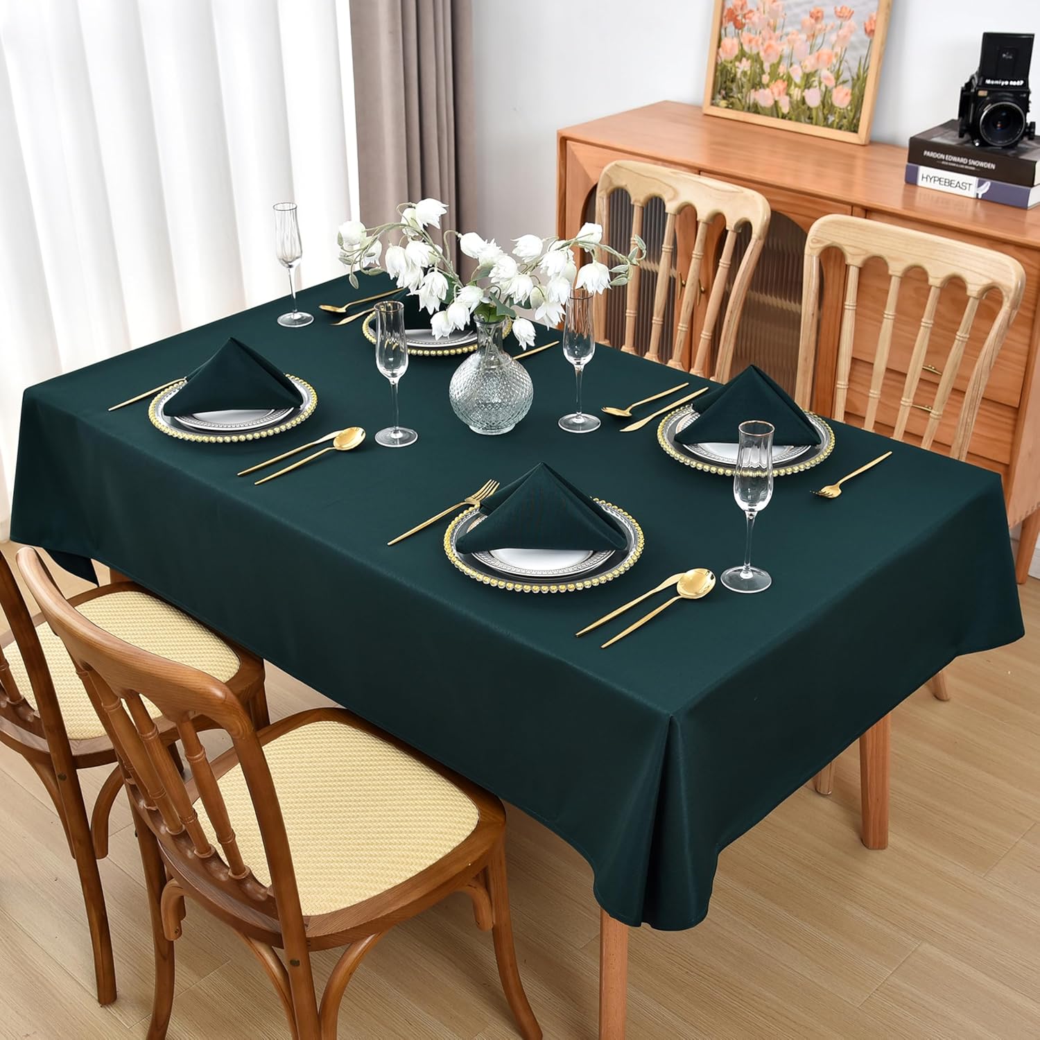 Ciemnozielony obrus, 140 x 220 cm — Wodoodporny i plamoodporny — Zmywalny materiał PVC — Prostokątny, elegancki i trwały — Nadaje się na stoły jadaln
