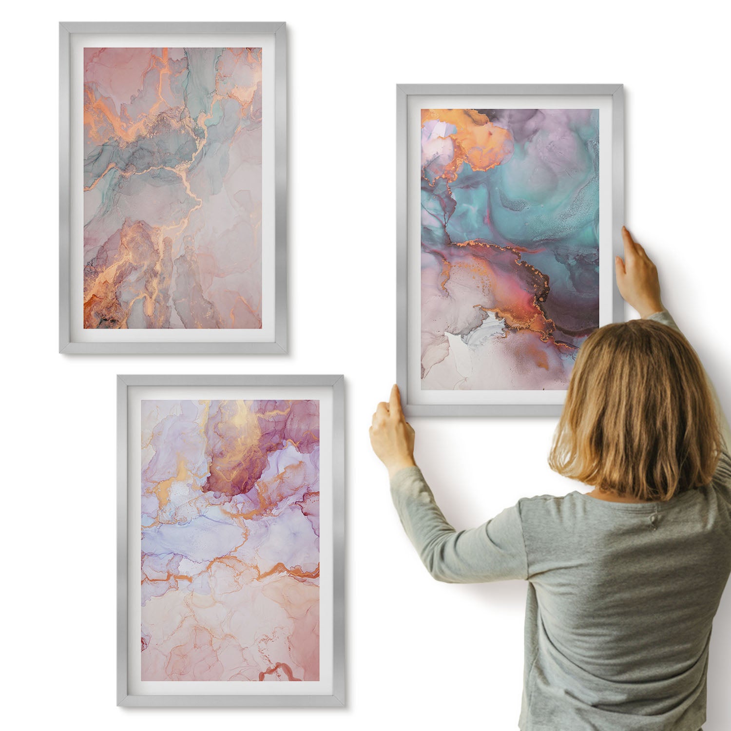Galeria ścienna 3-częściowy komplet obrazów w srebrnych ramach - Abstrakcyjne wzory w pastelowych kolorach z akcentami - ArtPrintCave