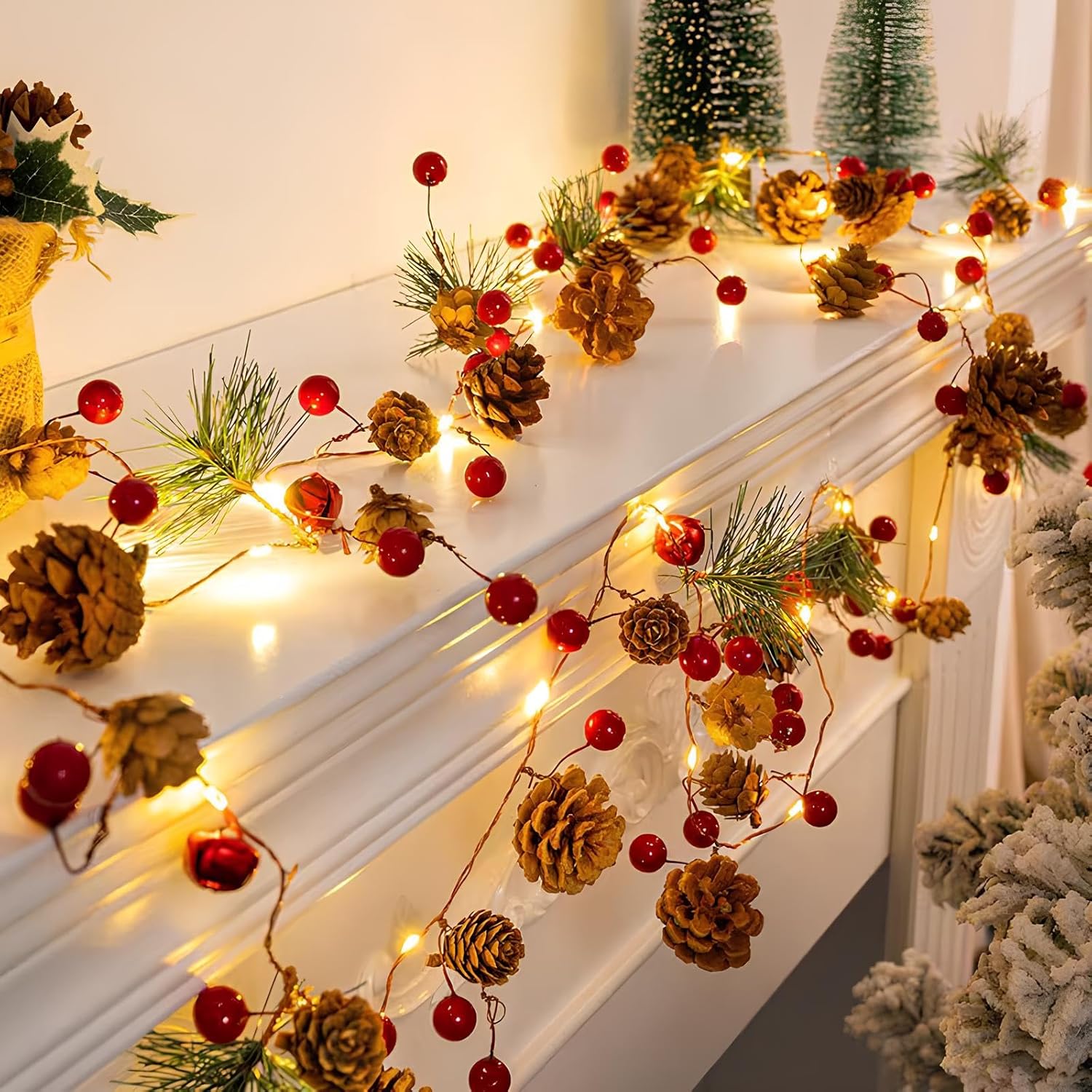 Girlanda świetlna z szyszkami sosnowymi - 2M 20LED - girlanda świąteczna z czerwonymi światełkami i szyszkami sosnowymi do użytku wewnątrz i na zewnąt