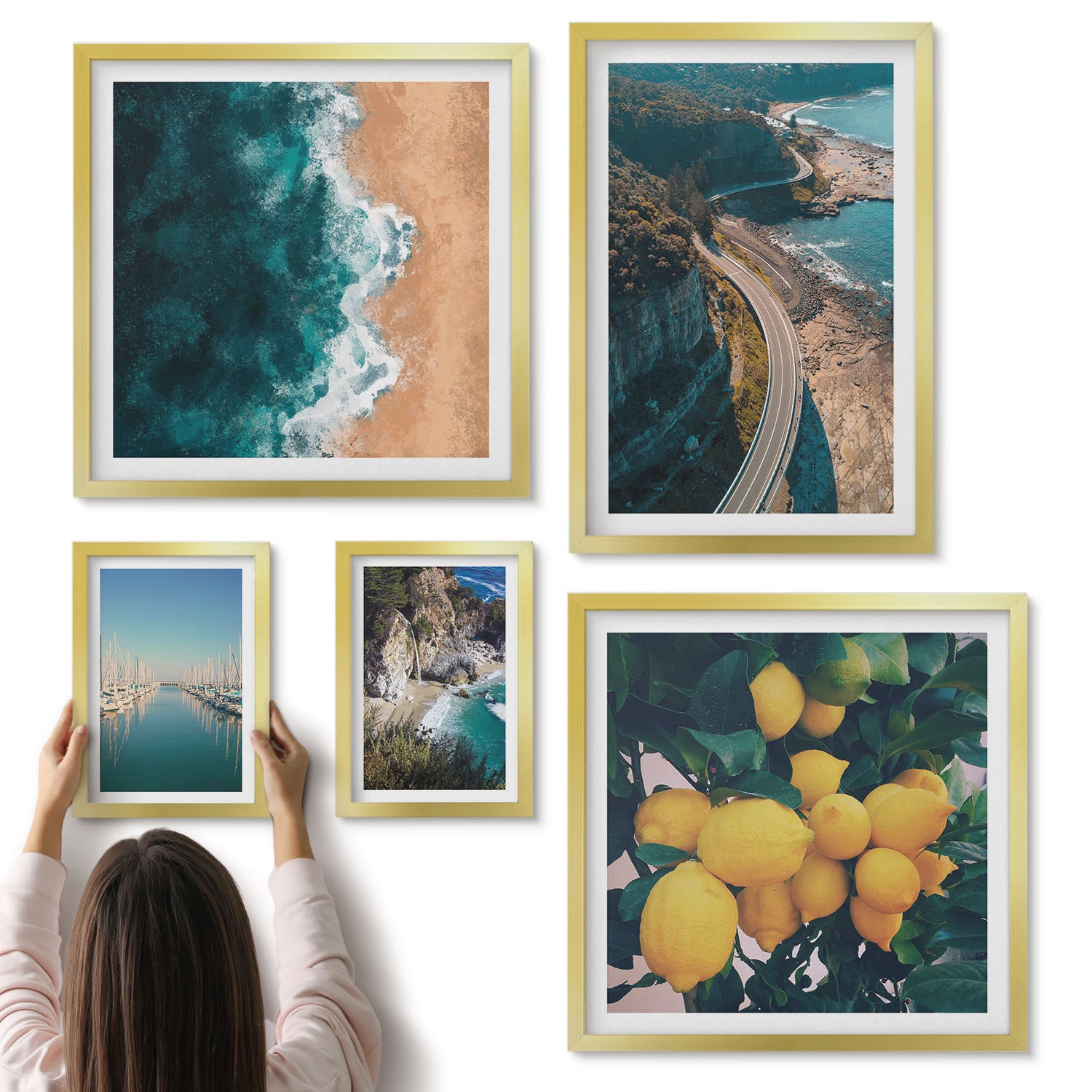 Galeria ścienna 5-częściowy komplet obrazów w złotych ramach - Krajobrazy nadmorskie z plażami i owocami cytrusowymi - ArtPrintCave