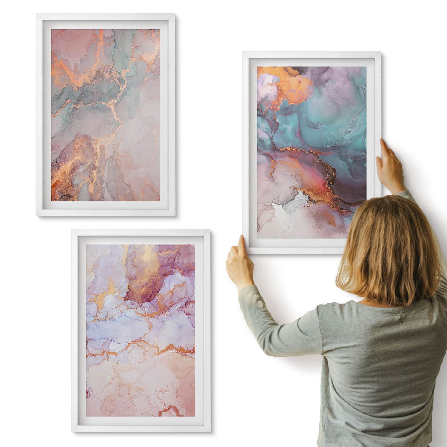 Galeria ścienna 3-częściowy komplet obrazów w białych ramach - Abstrakcyjne wzory w pastelowych kolorach z akcentami - ArtPrintCave
