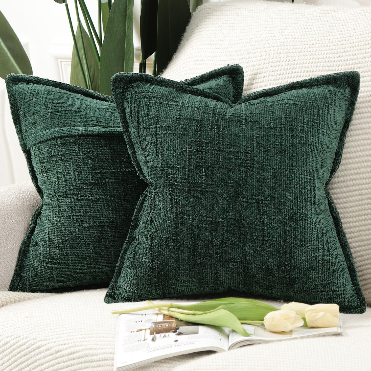 Zestaw 2 dekoracyjnych poszewek na poduszki z szenili, 45 x 45 cm, na sofę, fotel, styl boho, dekoracyjna poduszka na łóżko, do salonu, kolor zielony.