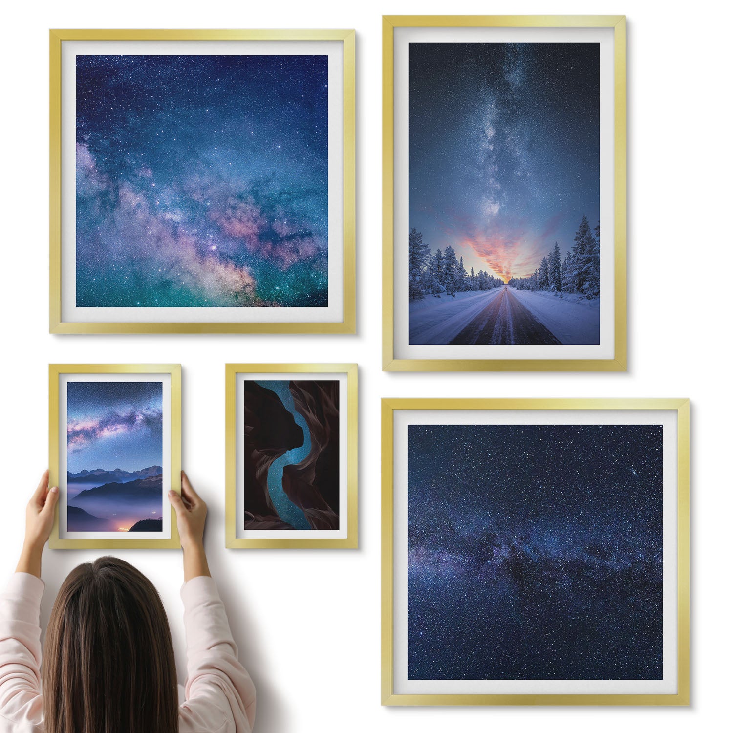 Galeria ścienna 5-częściowy komplet obrazów w złotych ramach - Kosmiczne pejzaże nocne z galaktykami i krajobrazami - ArtPrintCave