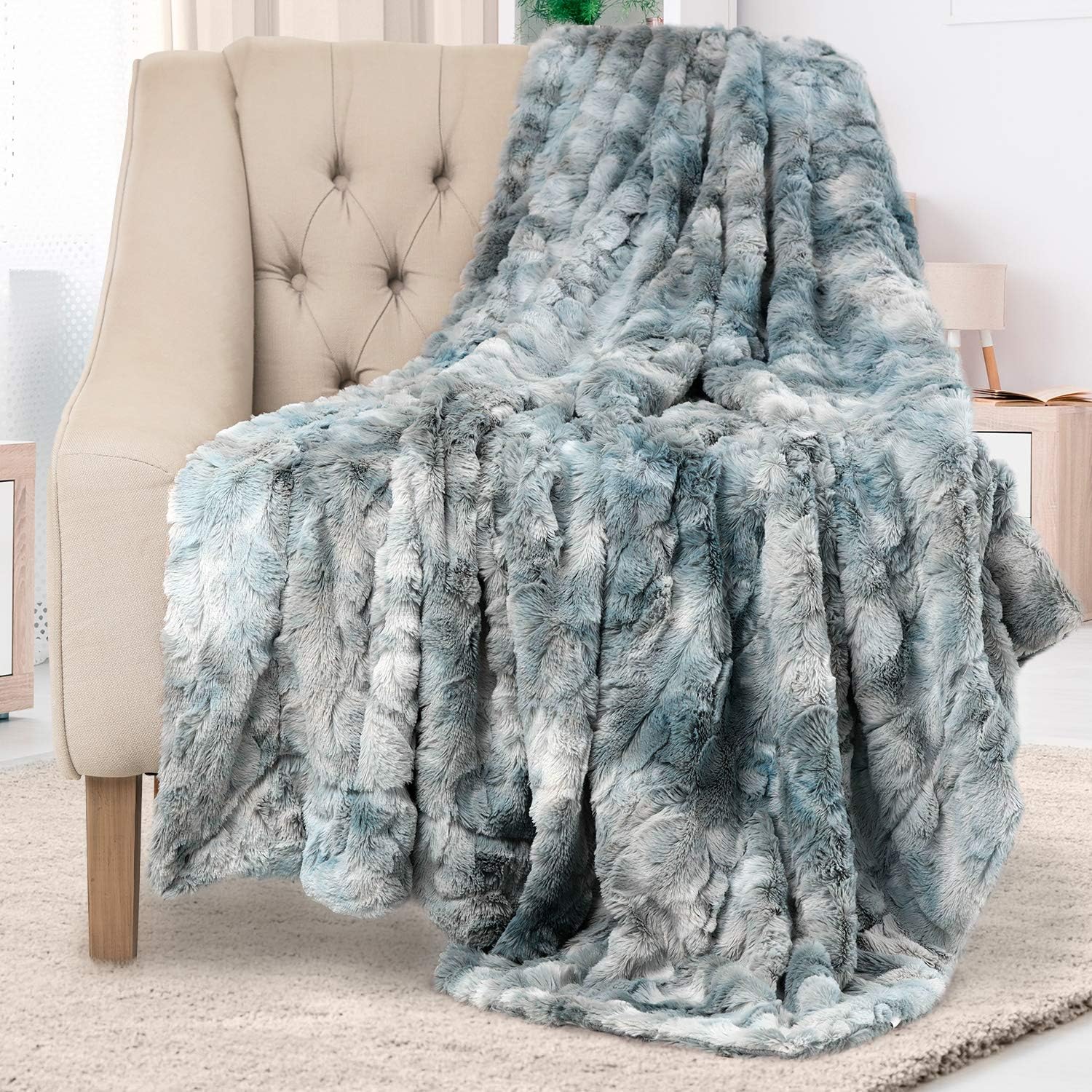 Koc polarowy 160 x 130 cm – Miękki, ciepły, wygodny i luksusowy, idealny na kanapy i łóżka – Arktyczny błękit, pasuje do kanap typu Queen