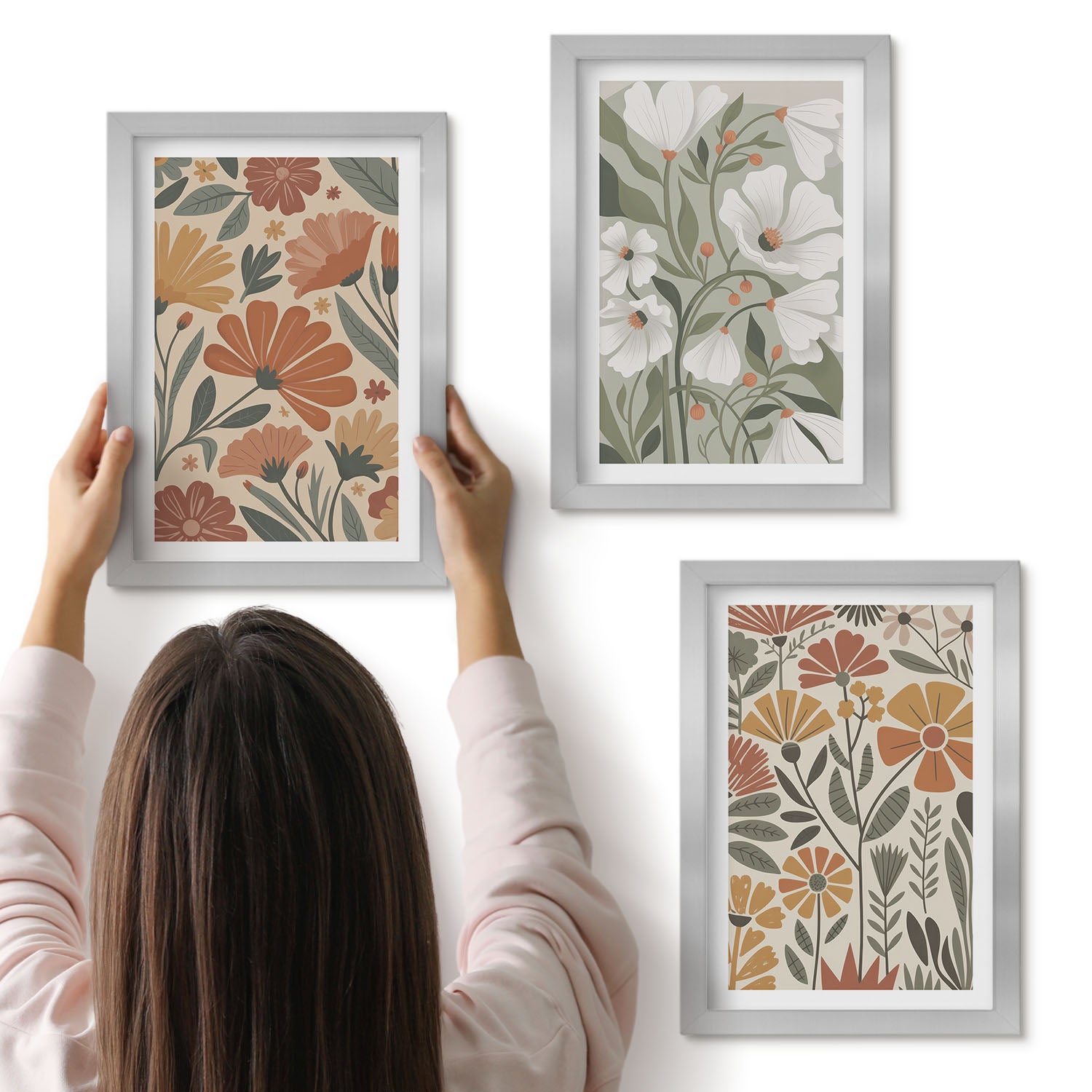 Galeria ścienna 3-częściowy komplet obrazów w srebrnych ramach - Kwiatowe wzory w odcieniach pomarańczowym i zielonym - ArtPrintCave