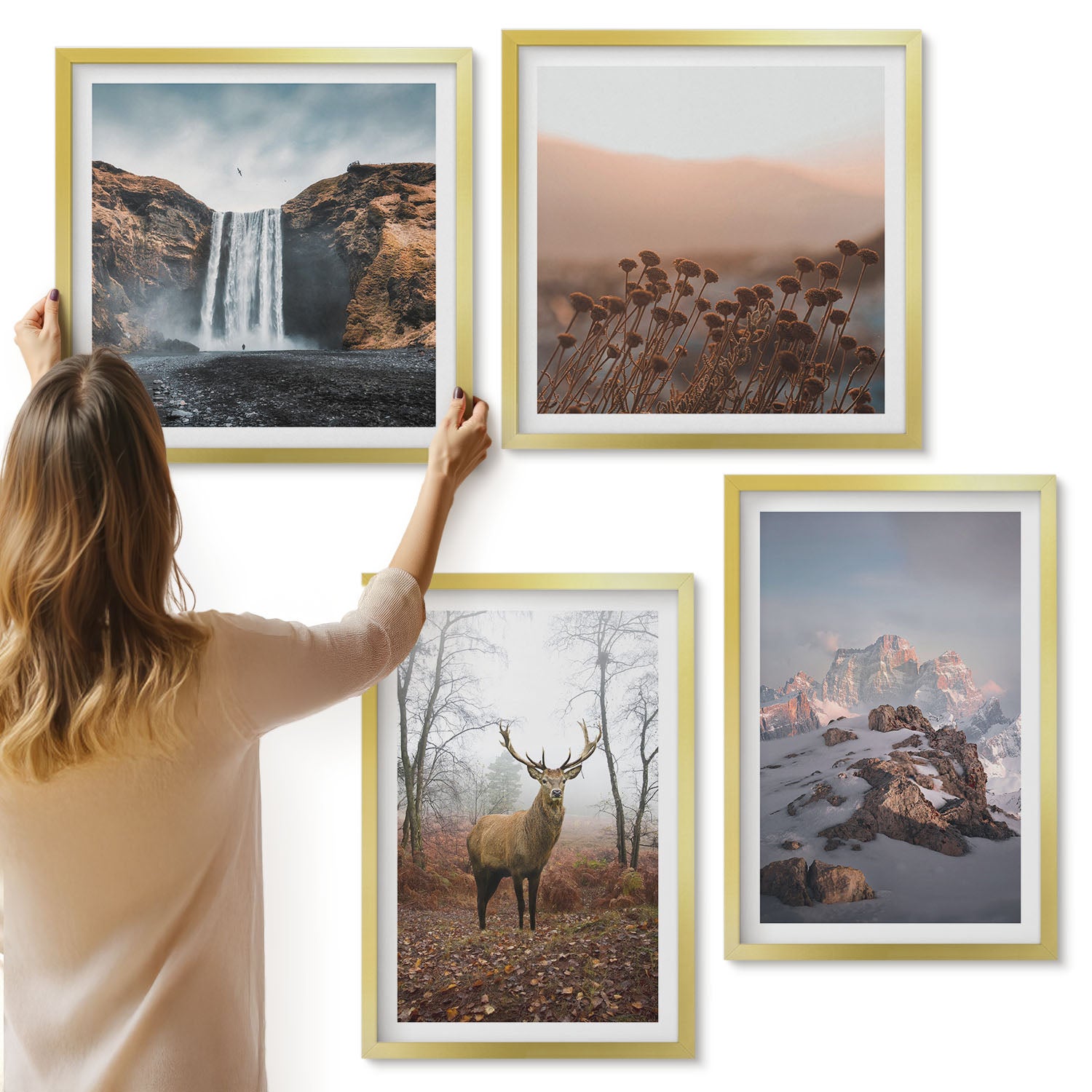 Galeria ścienna 4-częściowy komplet obrazów w złotych ramach - Naturalne dzikie krajobrazy góry jelenie i wodospady - ArtPrintCave