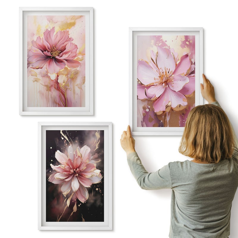 Galeria ścienna 3-częściowy komplet obrazów w białych ramach - Kwiatowe kompozycje w odcieniach różu i bieli - ArtPrintCave