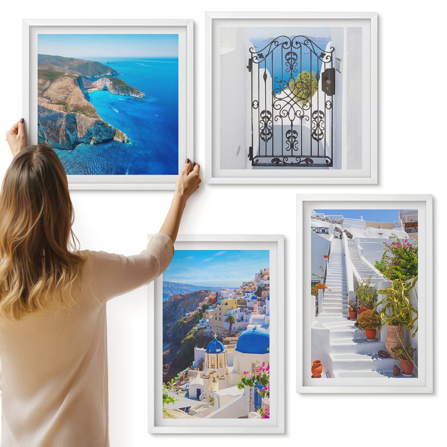 Galeria ścienna 4-częściowy komplet obrazów w białych ramach - Widoki na Santorini Grecka architektura miasta Oia - ArtPrintCave