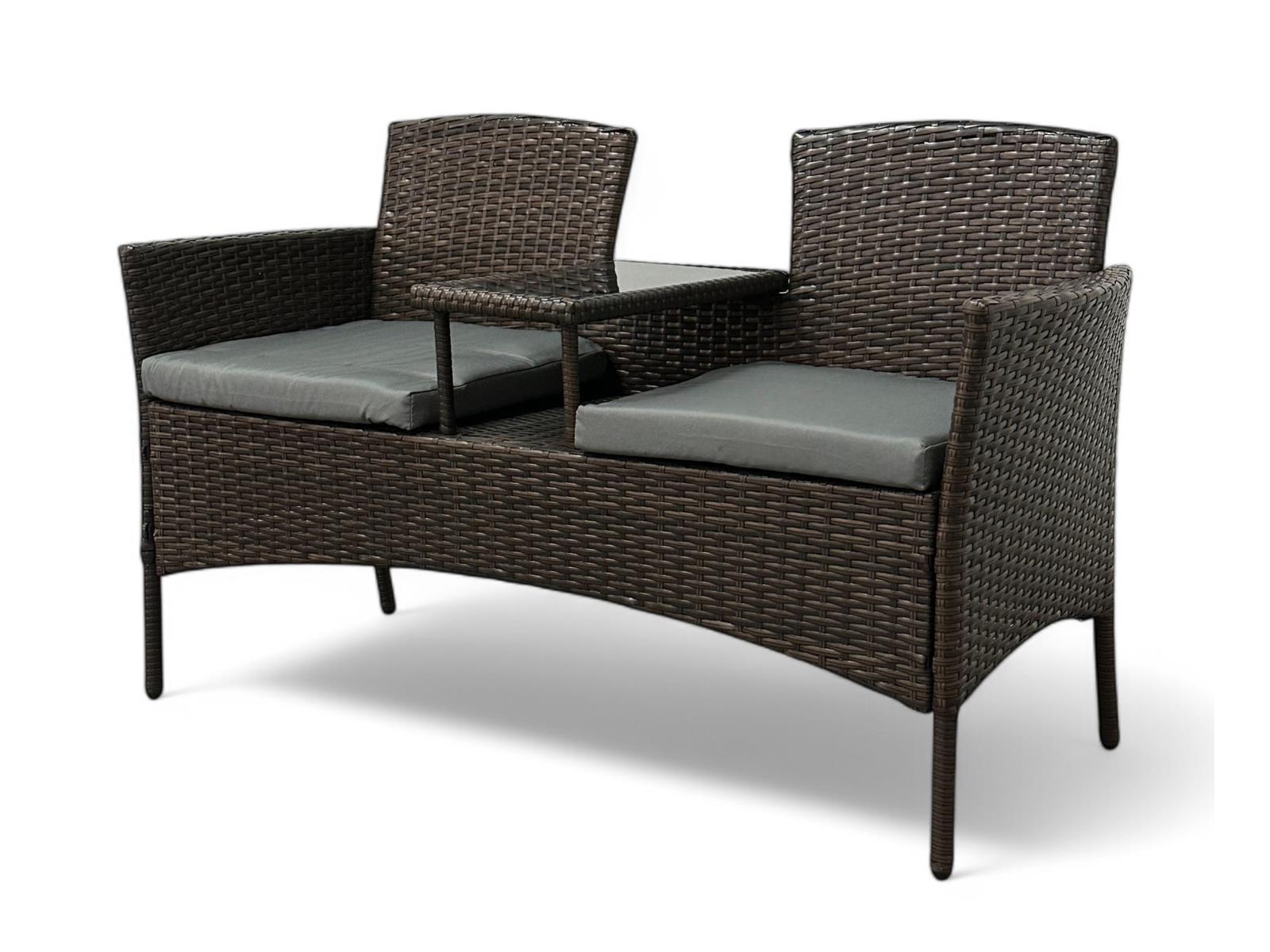 Dwuosobowa sofa ogrodowa ARNA ze zintegrowanym stolikiem – Brązowy Technorattan