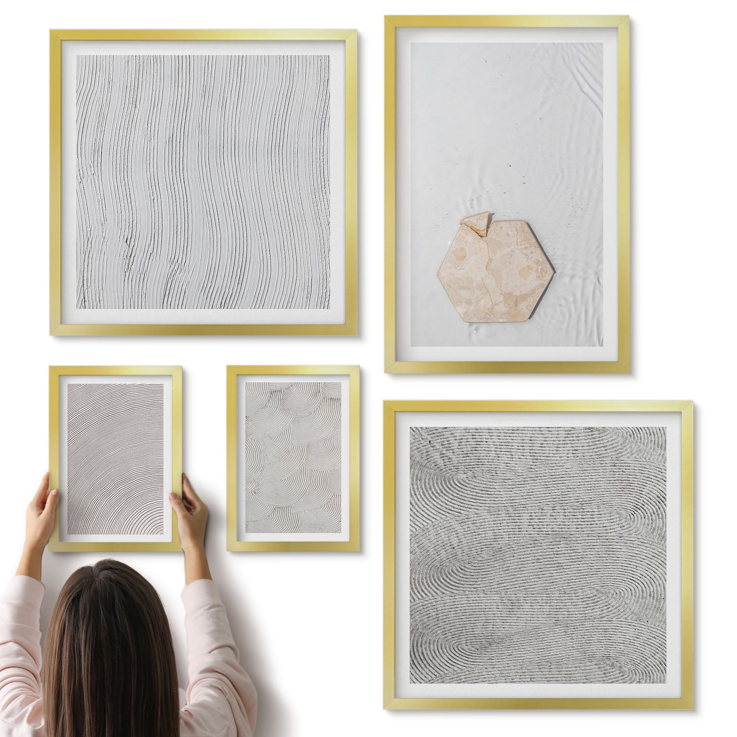 Galeria ścienna 5-częściowy komplet obrazów w złotych ramach - Jasne tekstury na piasku styl boho delikatny - ArtPrintCave